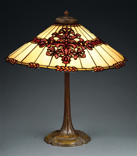 DUFFNER AND KIMBERLY RUSSIAN LEADED GLASS TABLE LAMP.