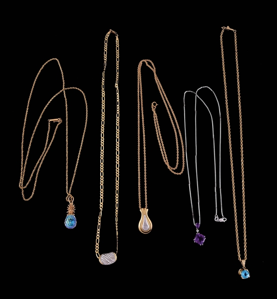 LOT OF 5: 14K GOLD NECKLACES.