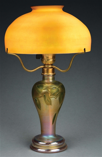 TIFFANY STUDIOS FAVRILE GLASS GOLD DESK LAMP.