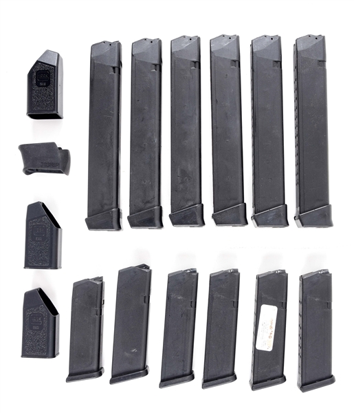 LARGE LOT OF GLOCK MAGAZINES.