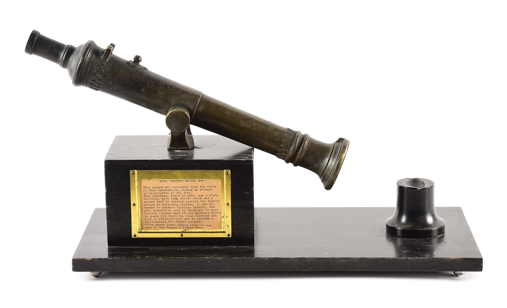 SWIVEL CANNON WITH DISPLAY.