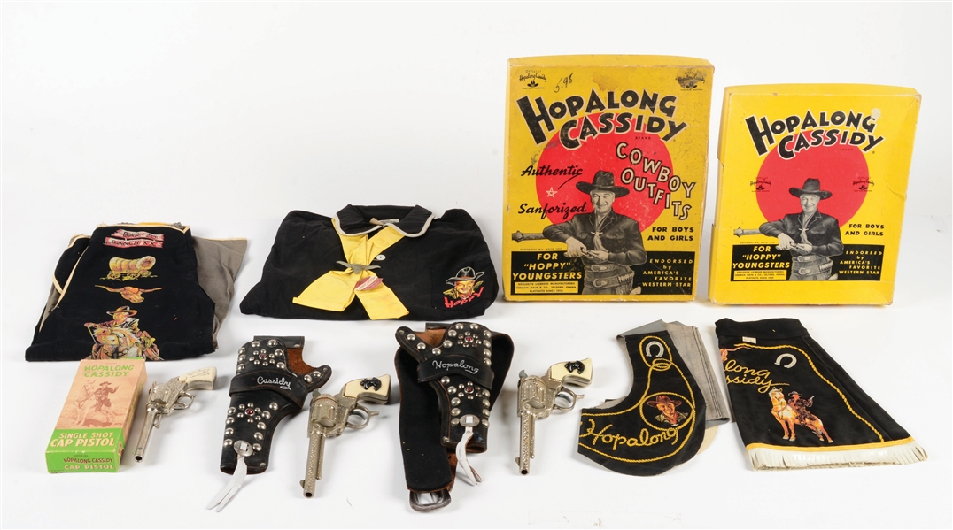 LOT OF 4: HOPALONG CASSIDY GUNS AND OUTFITS.