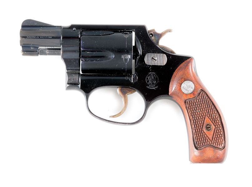 (C) SMITH & WESSON CHIEFS SPECIAL AIRWEIGHT REVOLVER WITH ALLOY CYLINDER AND BOX.
