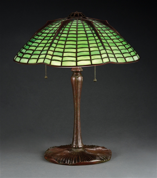 TIFFANY STUDIOS SPIDER LEADED GLASS TABLE LAMP.