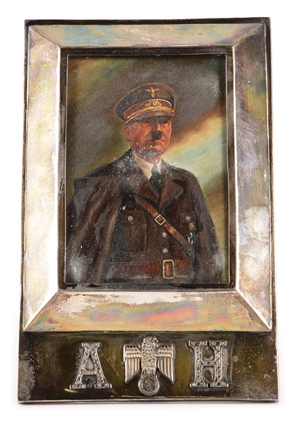 THIRD REICH ADOLPH HITLER PHOTO IN FRAME ATTRIBUTED TO THE HEAD OF THE NS-FRAUENSCHAFT.