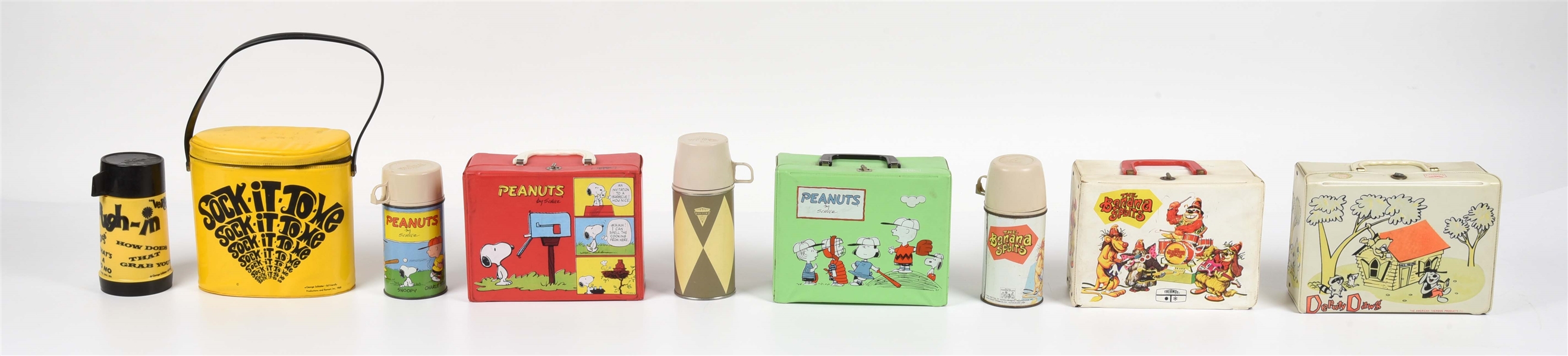 LOT OF 5: VARIOUS VINTAGE TV-THEMED VINYL LUNCHBOXES.