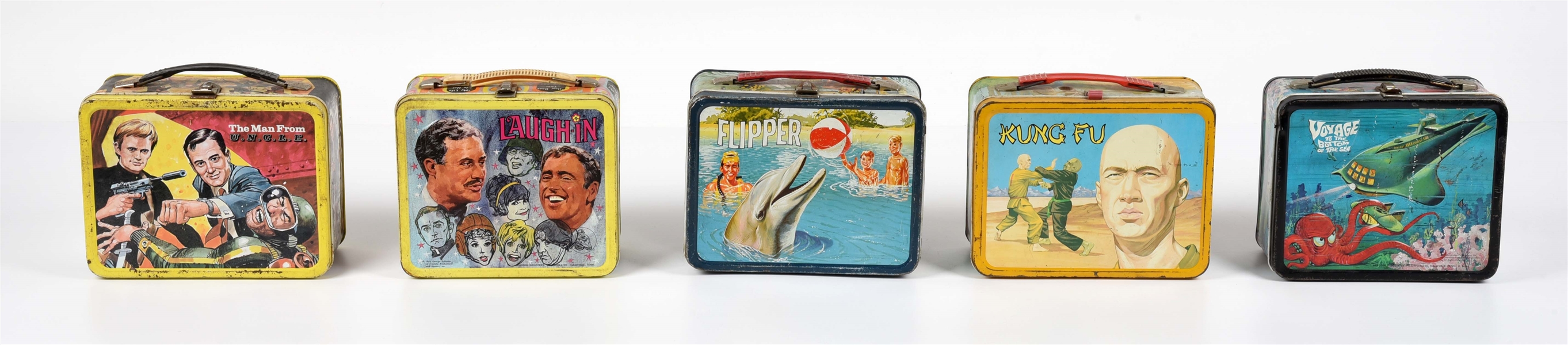 LOT OF 5: VARIOUS 1960S & 1970S TV-THEMED LUNCHBOXES.