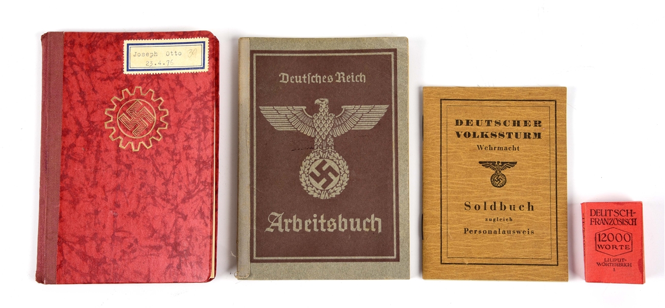 LOT OF 4: GERMAN WWII BOOKLETS.
