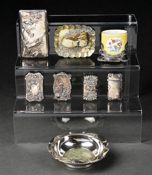 A NOVELTY SILVER PLATED ASH TRAY AND OTHERS.