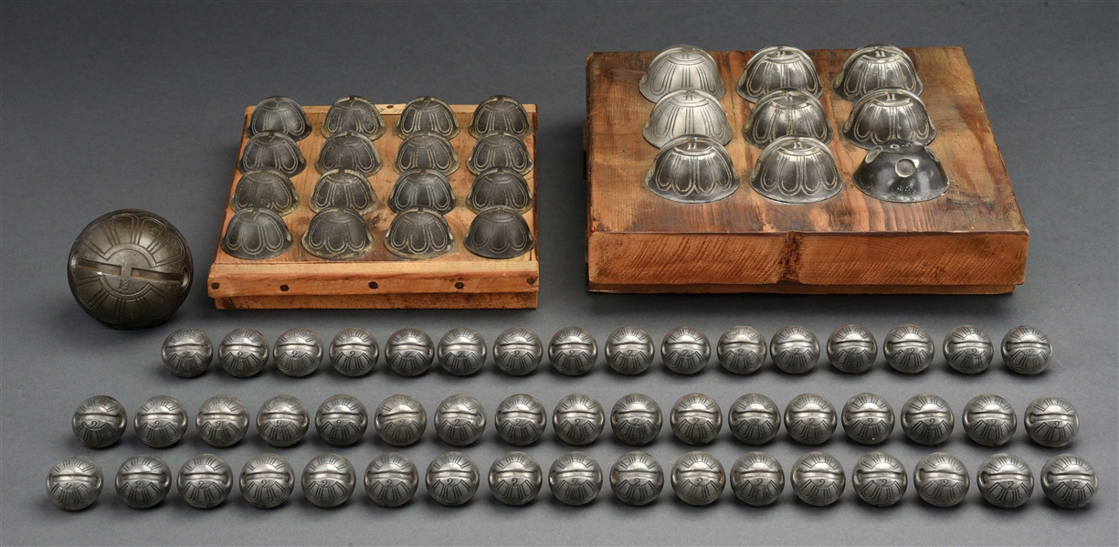 LARGE LOT OF EARLY SLEIGH BELL MOLDS.