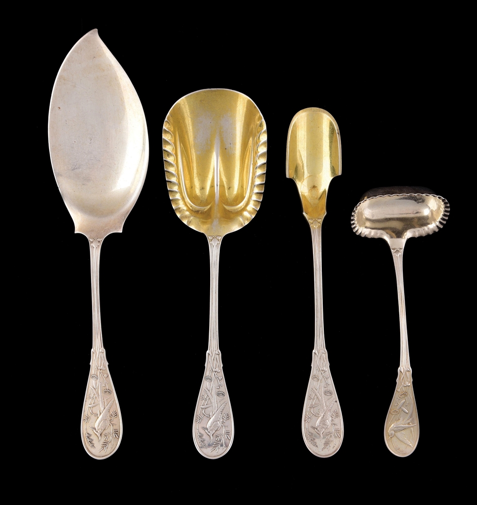 A GROUP OF TIFFANY STERLING JAPANESE PATTERN SERVING PIECES. 