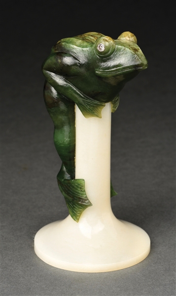 FABERGE HARDSTONE AND DIAMOND FROG ON A STAND.