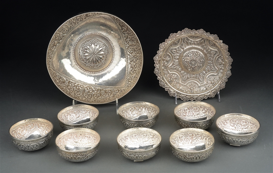 A GROUP OF SOUTH EAST ASIAN SILVER BOWLS. 