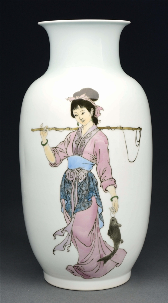 CHINESE MULTICOLOR LANTERN VASE WITH LADY FIGURE.