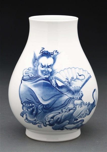 CHINESE PORCELAIN BLUE AND WHITE PEAR-SHAPED VASE.