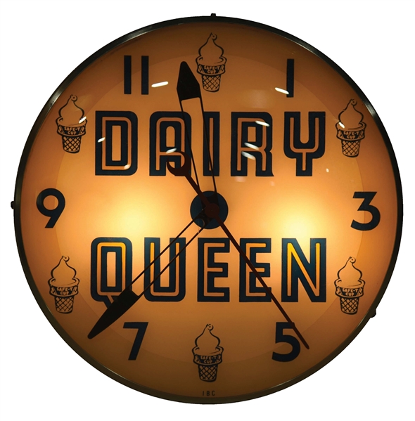 DAIRY QUEEN LIGHT UP DISPLAY CLOCK W/ GLASS ADVERTISING FACE. 