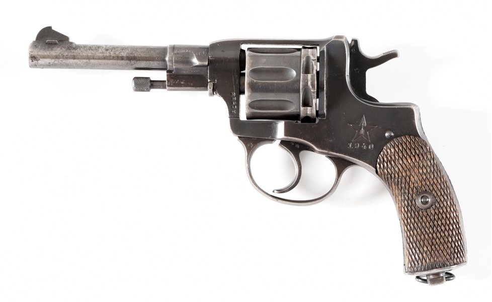 (C) RUSSIAN M1895 NAGANT DOUBLE ACTION REVOLVER WITH HOLSTER AND AMMO.