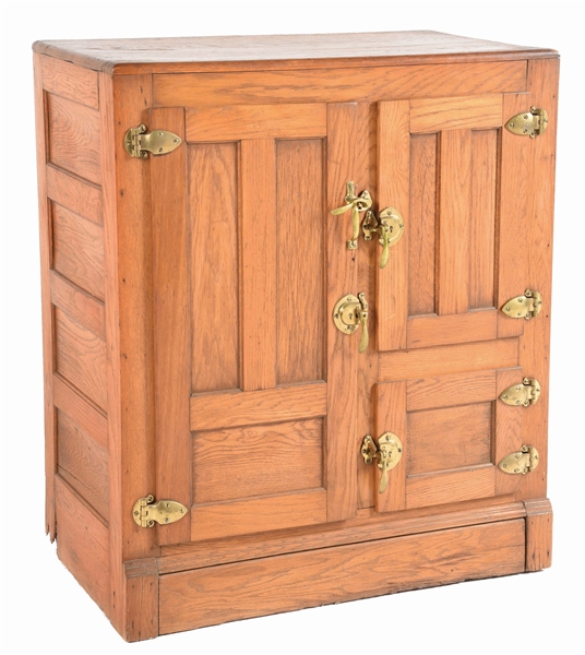 WOODEN INSULATED CABINET.