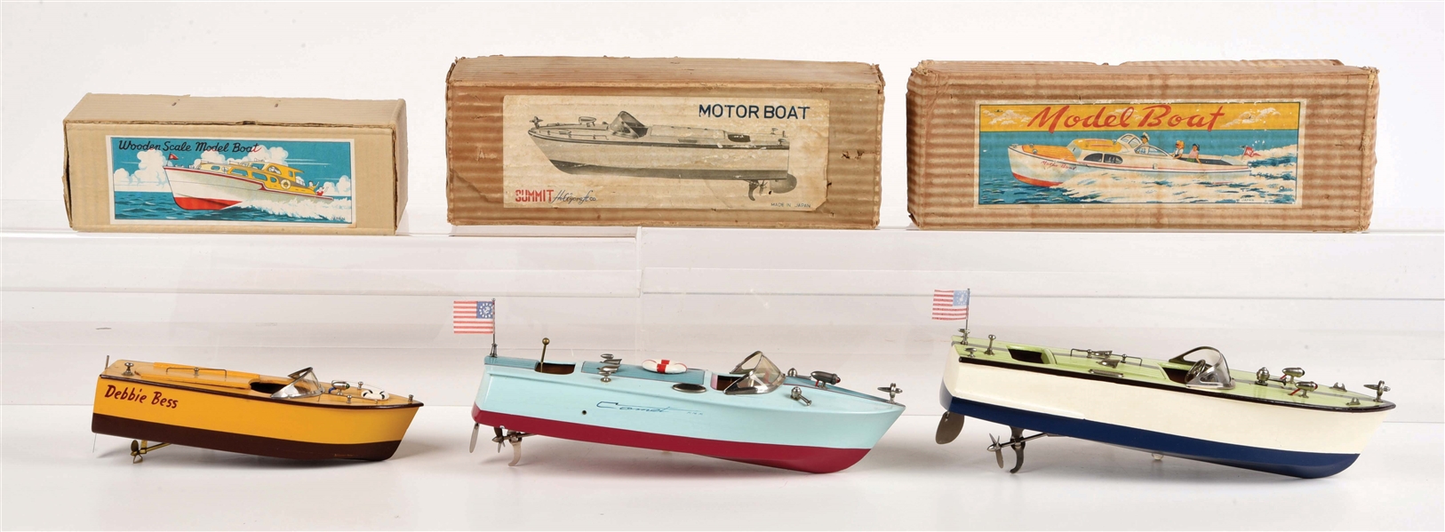 LOT OF 3: JAPANESE WOODEN BATTERY-OPERATED BOATS IN ORIGINAL BOXES.