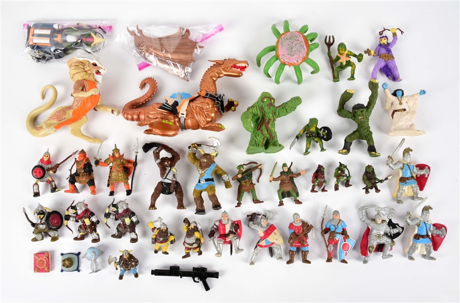 LOT OF APPROX. 25: VARIOUS MOSTLY DUNGEONS & DRAGONS FIGURES.