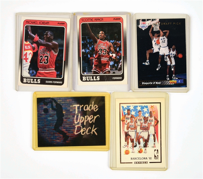 LARGE LOT OF 1970S-1990S BASKETBALL CARDS.