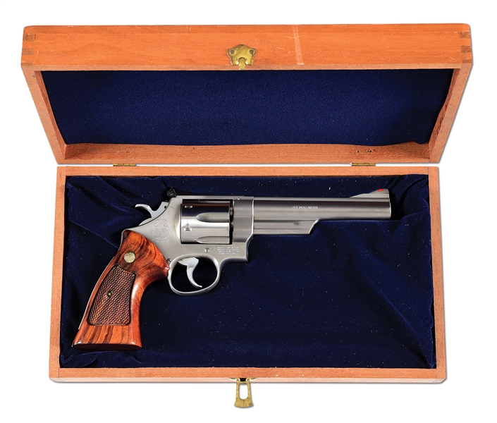 (M) SMITH & WESSON MODEL 629 REVOLVER WITH CASE.
