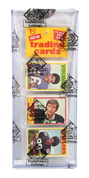 1972 TOPPS FOOTBALL RACK 2ND SERIES RACK PACK WITH MULTIPLE HOFERS (BBCE).