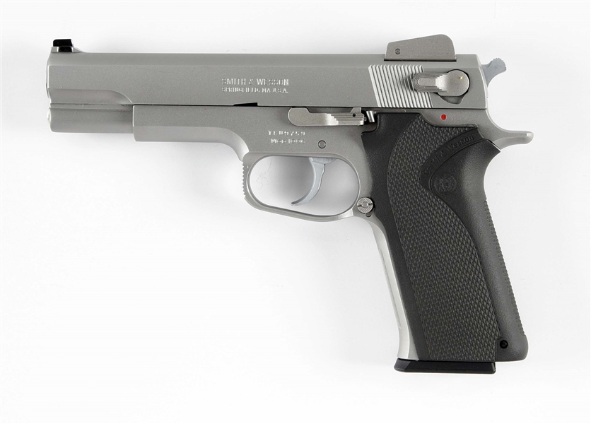 (M) SMITH & WESSON MODEL 1006 SEMI AUTOMATIC PISTOL.