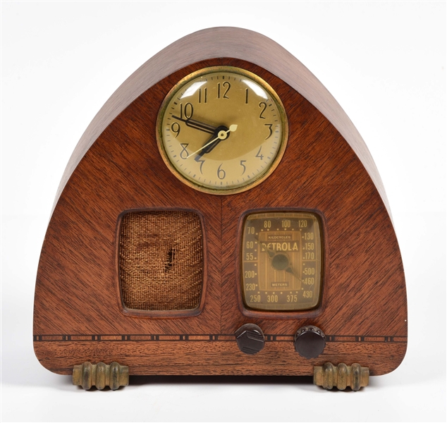 DETROLA MODEL 302 CLOCK RADIO (1939).