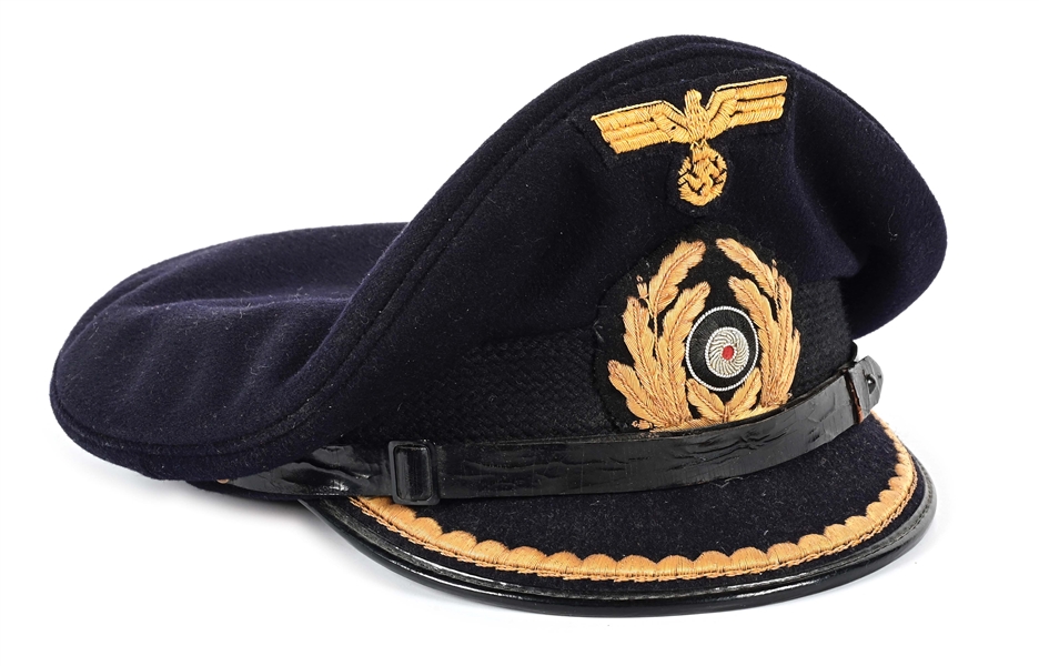GERMAN WWII KRIEGSMARINE COMPANY GRADE OFFICER VISOR HAT.