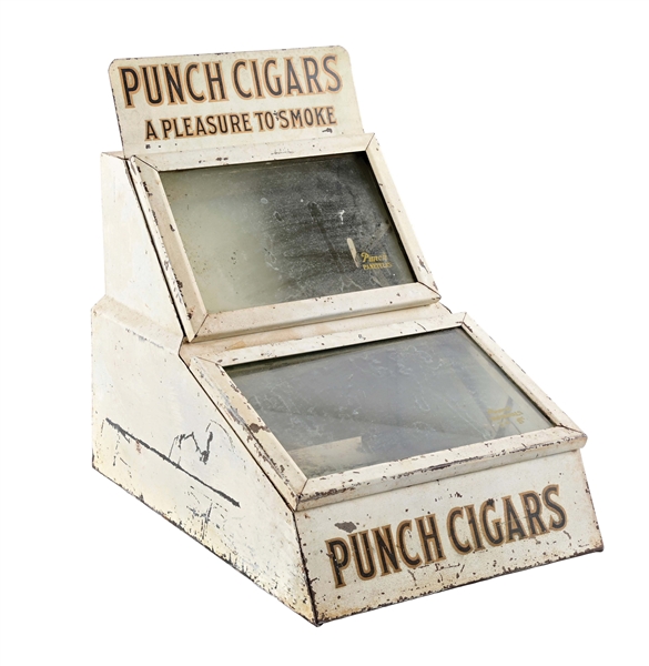 PUNCH CIGAR COUNTER TOP DISPLAY CASE.