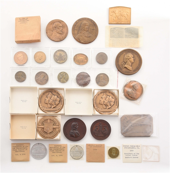 LOT OF VARIOUS COMMEMORATIVE MEDALLIONS AND COINS.