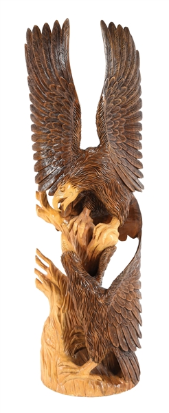 CONTEMPORARY CARVING OF AMERICAN BALD EAGLE STATUE.