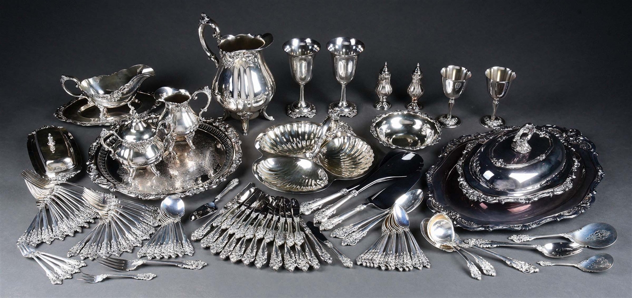 WALLACE STERLING SILVER GRANDE BAROQUE FLATWARE SET.