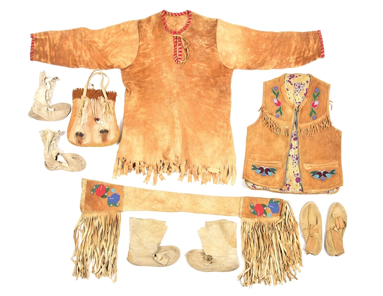 A COLLECTION OF NATIVE ITEMS