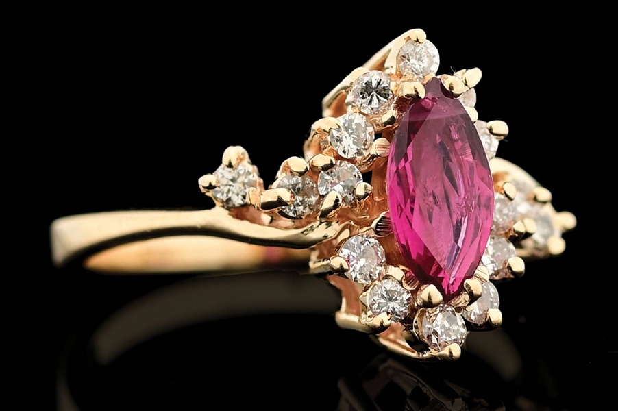 LADIES 14K YELLOW GOLD MARQUISE RUBY & DIAMOND RING.