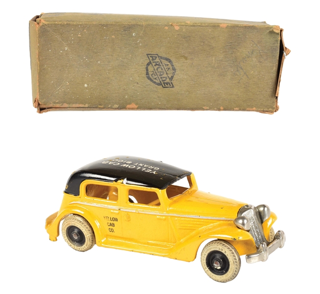 CAST IRON YELLOW CAB GRANT 8100 ARCADE TOY CAR.