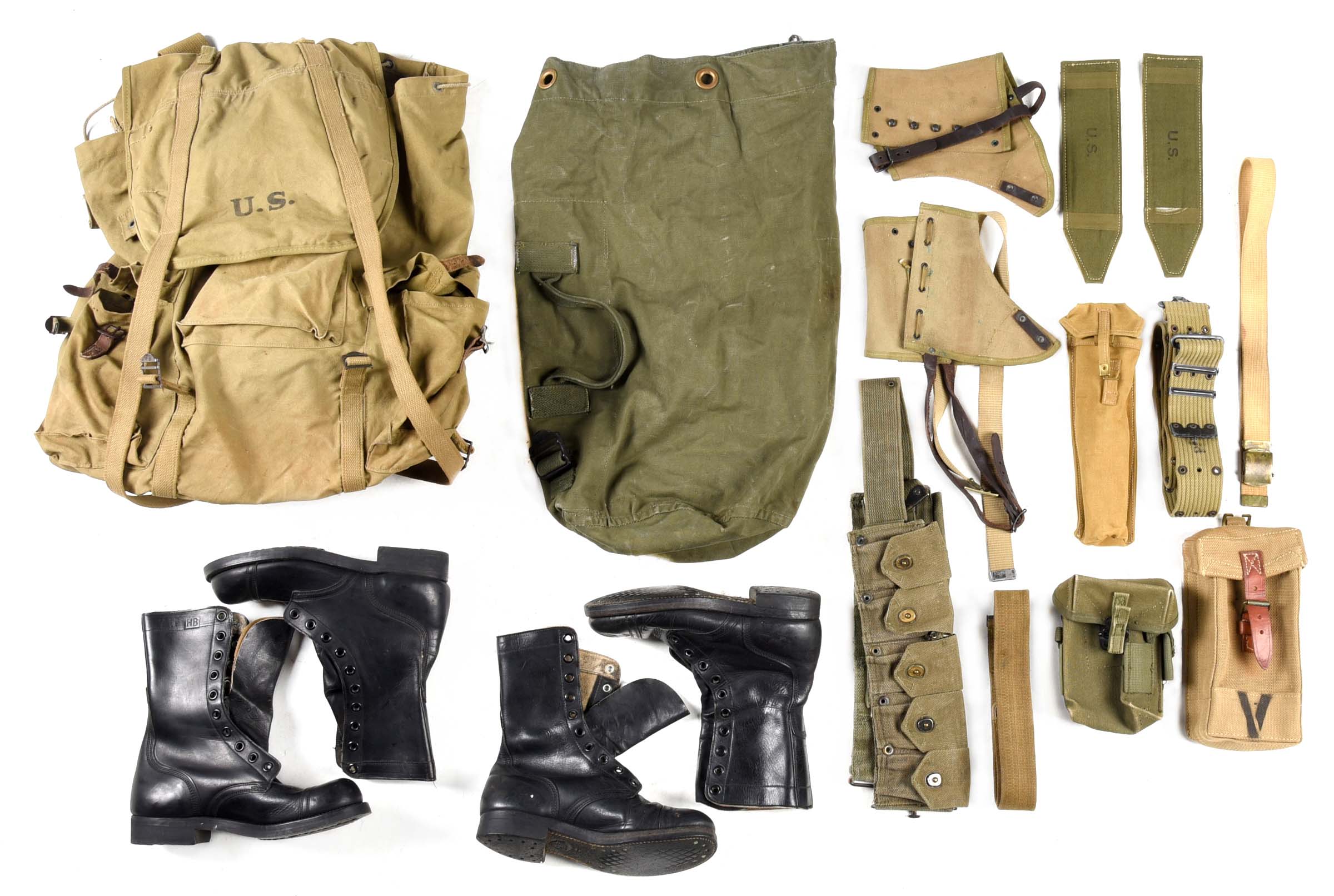 Lot Detail - LARGE LOT OF AMERICAN MILITARY FIELD GEAR.