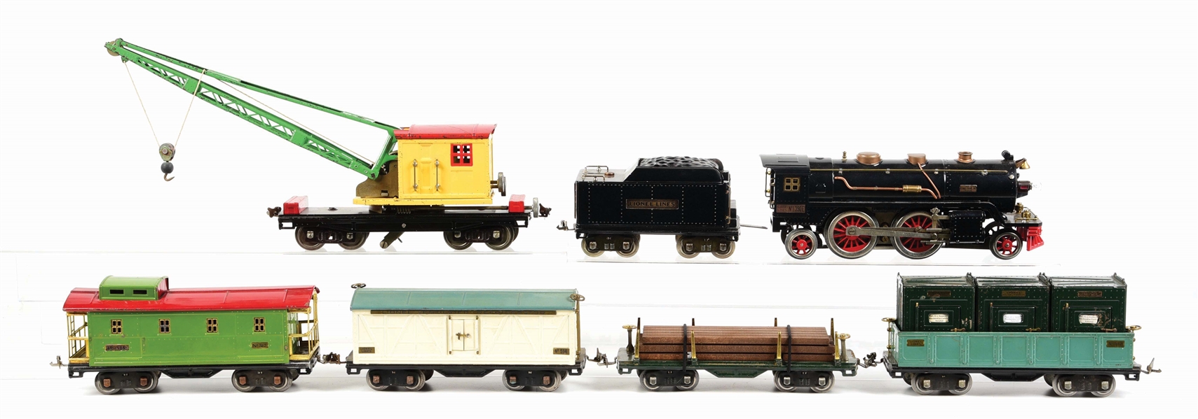 LOT OF 7: LIONEL 1-390E STEAM LOCO ENGINE WITH TENDER, CARS & LIFT.