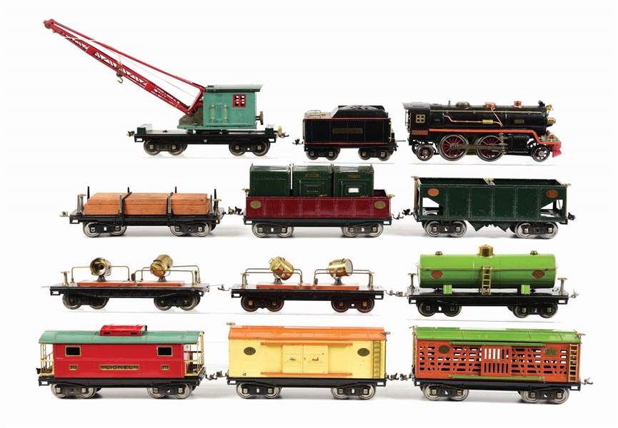 LARGE LOT OF 12: LIONEL #390 E STEAM LOCO W/ CONTAINERS, LIFT DERRICK AND OTHER CARS.