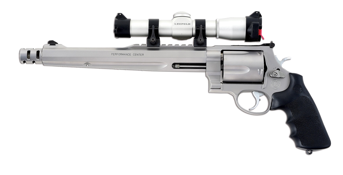 (M) PERFORMANCE CENTER SMITH & WESSON MODEL 500 DOUBLE ACTION REVOLVER WITH LEUPOLD OPTIC.