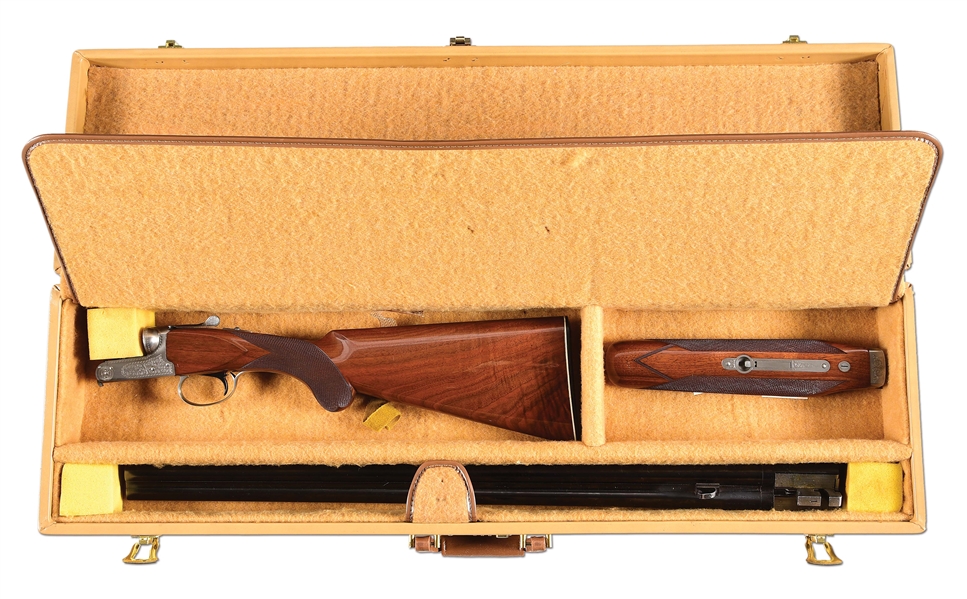 (M) WINCHESTER MODEL 23 XTR PIGEON GRADE SIDE BY SIDE SHOTGUN WITH CASE.