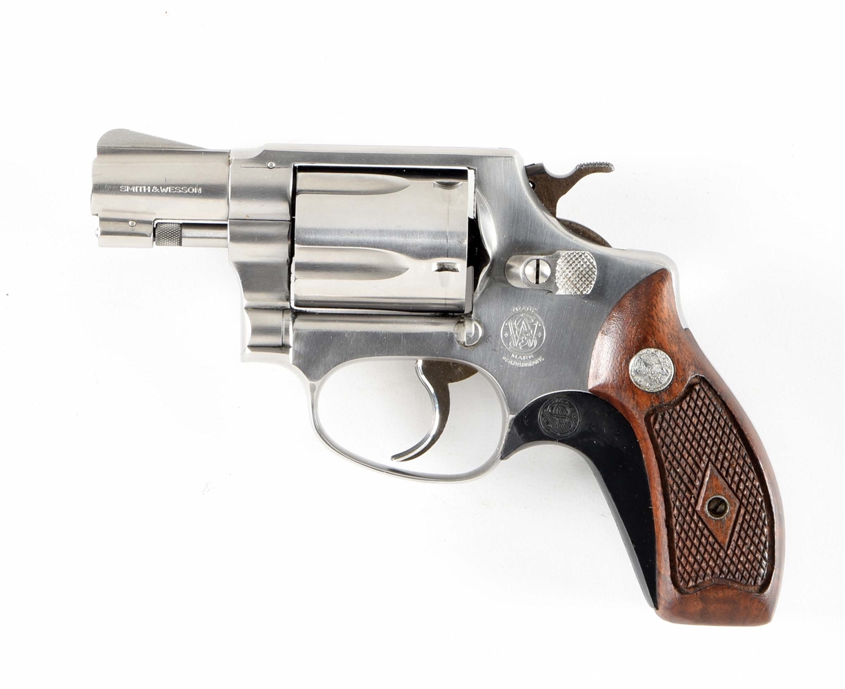 (C) STAINLESS SMITH & WESSON MODEL 60 CHEIFS SPECIAL DOUBLE ACTION REVOLVER.