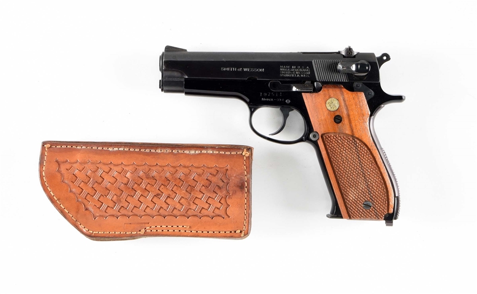 (M) SMITH AND WESSON MODEL 39-2 SEMI-AUTOMATIC PISTOL WITH HOLSTER AND EXTRA MAG.