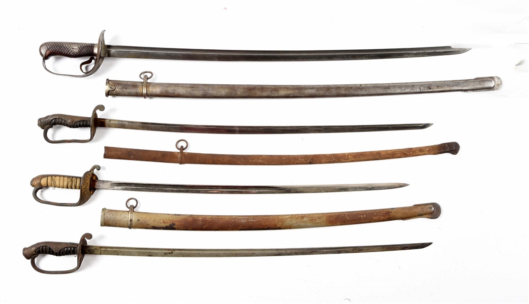 LOT OF 4: JAPANESE CAVALRY AND POLICE SWORDS.