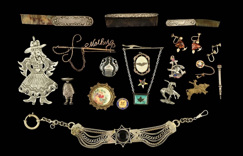 LOT OF MORE THAN 15 PIECES OF ANTIQUE JEWELRY.