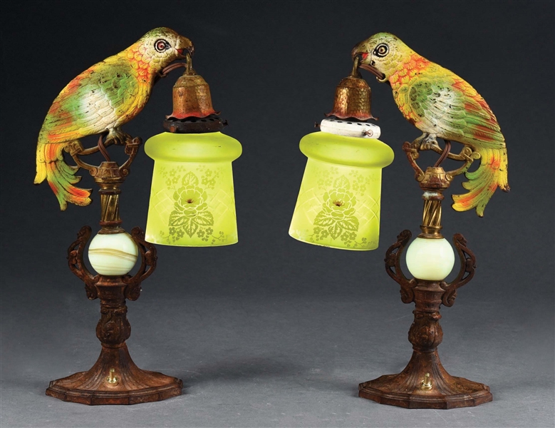 MATCHING PAIR OF ART DECO AGATE PARROT LAMPS.