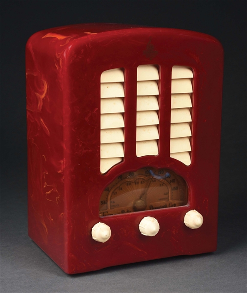 1938 EMERSON CATALIN CATHEDRAL RADIO.