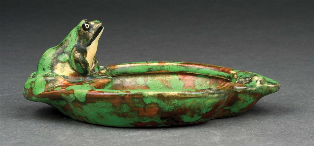 WELLER POTTERY "COPPERTONE" FROG ON LILY PAD OVAL DISH.