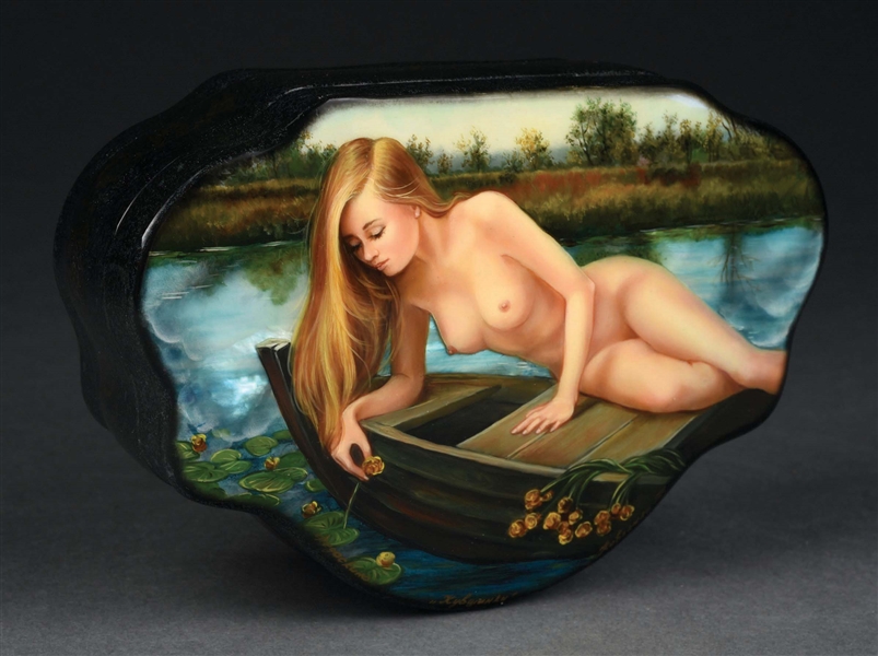 HAND-PAINTED RUSSIAN LACQUER PAPIER-MÂCHÉ BOX BY TATIANA KOVGANKO.